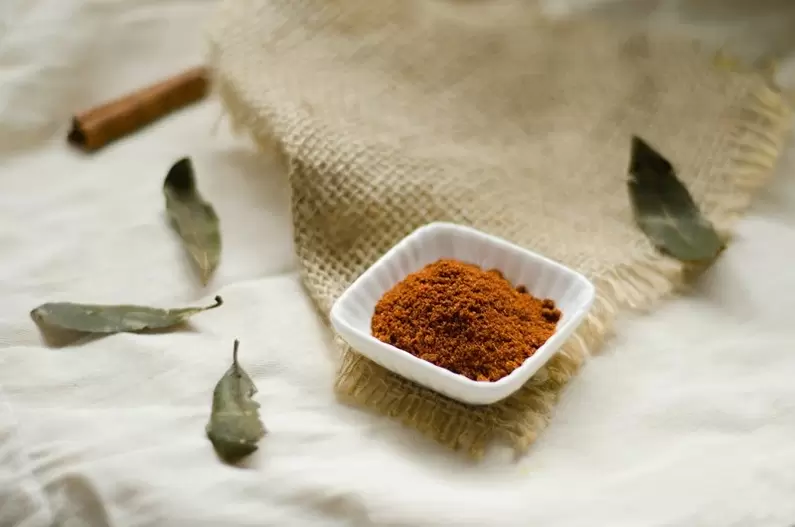 Cinnamon is a healthy spice that helps balance insulin in the blood.